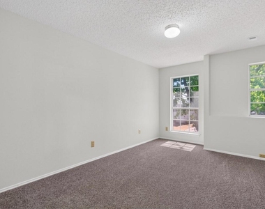 1410 Green Terrace Dr - Photo Thumbnail 16