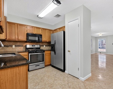 1410 Green Terrace Dr - Photo Thumbnail 6