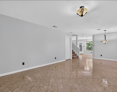 1410 Green Terrace Dr - Photo Thumbnail 3