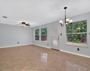 1410 Green Terrace Dr - Photo Thumbnail 9