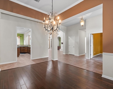 16004 Double Eagle Dr - Photo Thumbnail 5