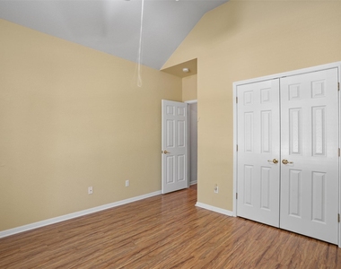 16004 Double Eagle Dr - Photo Thumbnail 22