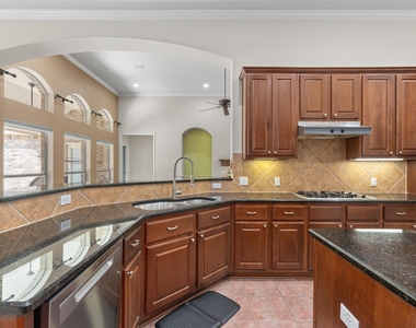 16004 Double Eagle Dr - Photo Thumbnail 12