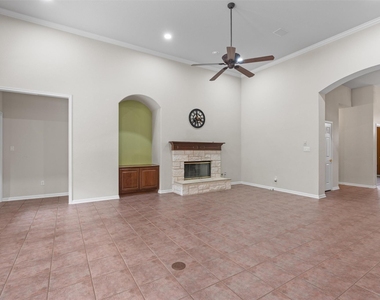 16004 Double Eagle Dr - Photo Thumbnail 7