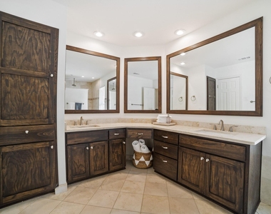 1702 Crested Butte Dr - Photo Thumbnail 15