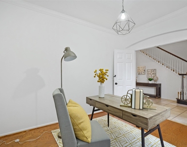 2302 Kristen Ln - Photo Thumbnail 7