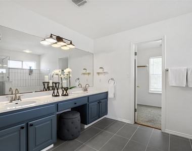 2302 Kristen Ln - Photo Thumbnail 13