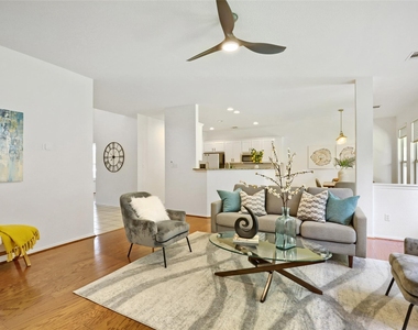 2302 Kristen Ln - Photo Thumbnail 4