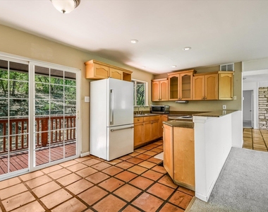 1626 Westlake Dr - Photo Thumbnail 4