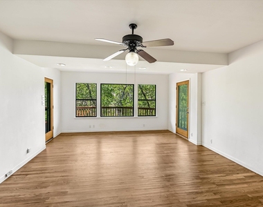 1626 Westlake Dr - Photo Thumbnail 11