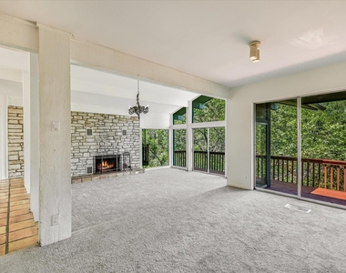 1626 Westlake Dr - Photo Thumbnail 3