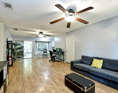 4911 Aberdeen Cir - Photo Thumbnail 7