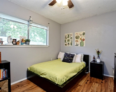 4911 Aberdeen Cir - Photo Thumbnail 8