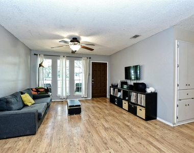 4911 Aberdeen Cir - Photo Thumbnail 5
