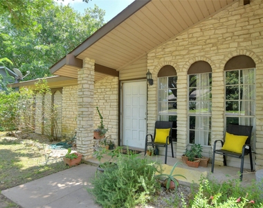 4911 Aberdeen Cir - Photo Thumbnail 1
