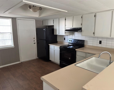 2745 Maple Tree Rd - Photo Thumbnail 11