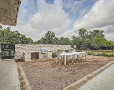 4802 S Congress Ave - Photo Thumbnail 11