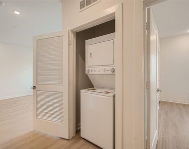 4802 S Congress Ave - Photo Thumbnail 8