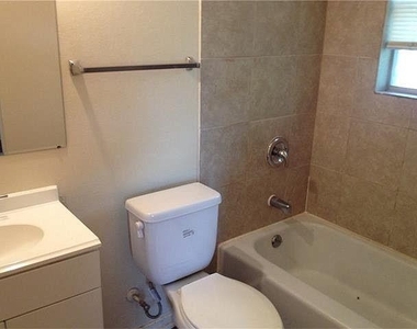 209 Schirra Pl - Photo Thumbnail 4