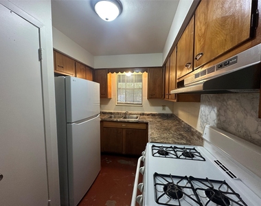 209 Schirra Pl - Photo Thumbnail 8