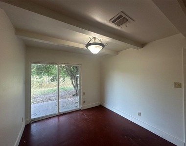 209 Schirra Pl - Photo Thumbnail 7