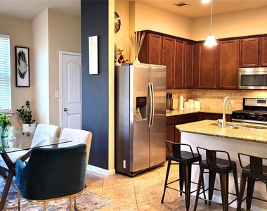 413 Anacua Loop - Photo Thumbnail 4