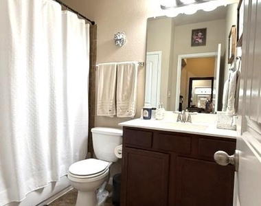 413 Anacua Loop - Photo Thumbnail 16