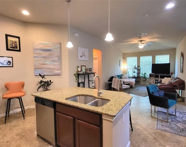 413 Anacua Loop - Photo Thumbnail 5