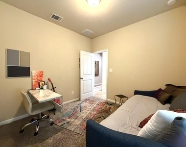 413 Anacua Loop - Photo Thumbnail 18