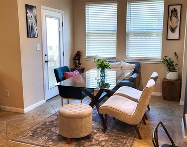 413 Anacua Loop - Photo Thumbnail 12