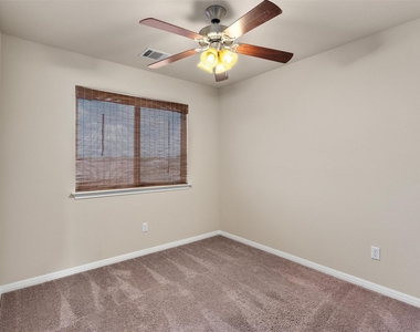 4606 Graceful Ln - Photo Thumbnail 18