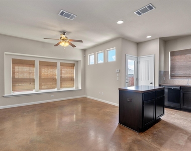 4606 Graceful Ln - Photo Thumbnail 7