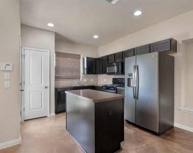4606 Graceful Ln - Photo Thumbnail 4
