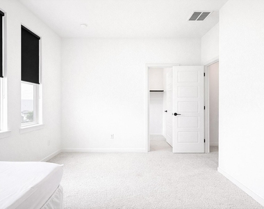 6401 Velvet Leaf Ln - Photo Thumbnail 32