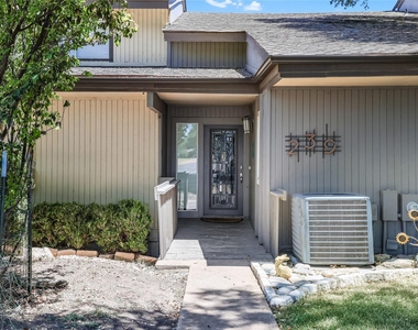 239 Venture Blvd S - Photo Thumbnail 1