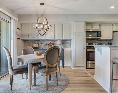 239 Venture Blvd S - Photo Thumbnail 10
