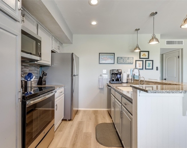 239 Venture Blvd S - Photo Thumbnail 16