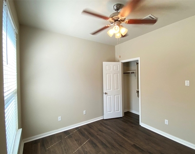 2009 Mary Ella Dr - Photo Thumbnail 11