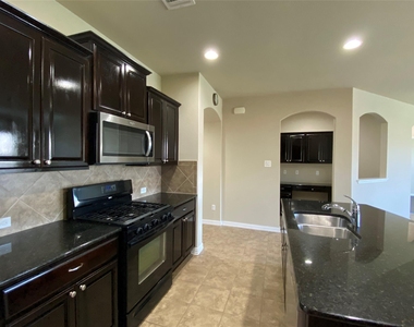 2009 Mary Ella Dr - Photo Thumbnail 3