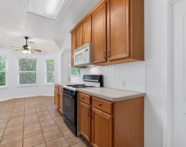1402 Club Chase Dr - Photo Thumbnail 10