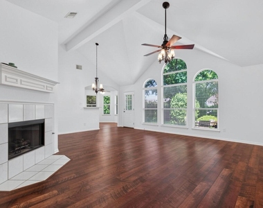 1402 Club Chase Dr - Photo Thumbnail 3