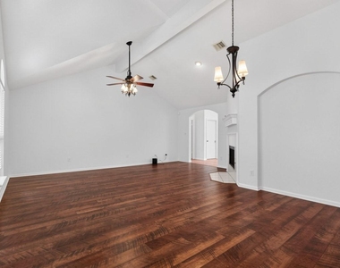 1402 Club Chase Dr - Photo Thumbnail 6