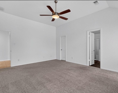 1402 Club Chase Dr - Photo Thumbnail 16