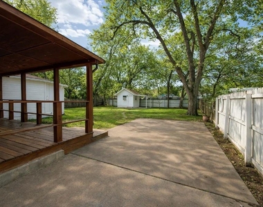 4611 Milburn Ln - Photo Thumbnail 16