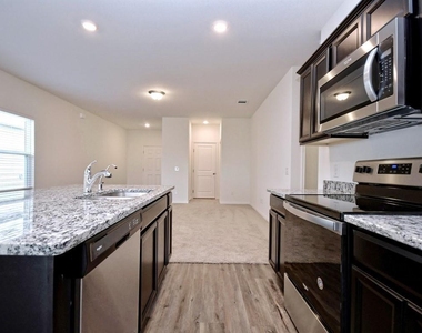 19400 Caymus Dr - Photo Thumbnail 7