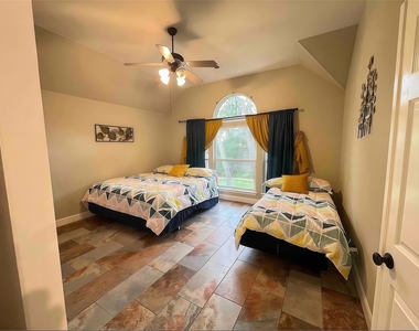 12616 Alberta Ridge Trl - Photo Thumbnail 18