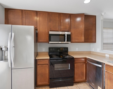 9009 Southwick Dr - Photo Thumbnail 10