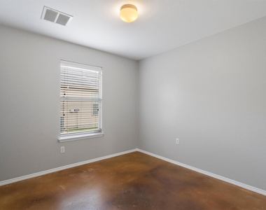 9009 Southwick Dr - Photo Thumbnail 21