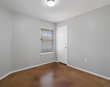 9009 Southwick Dr - Photo Thumbnail 18