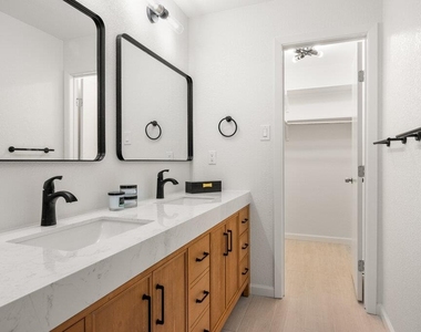 7611 Navarro Pl - Photo Thumbnail 15